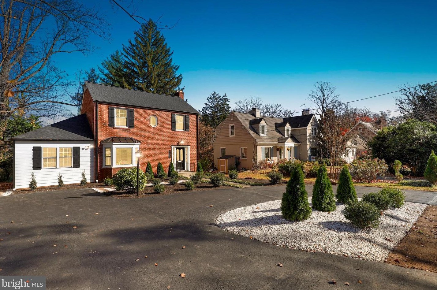 5909 Wilson Ln, Bethesda MD  20817-3854 exterior