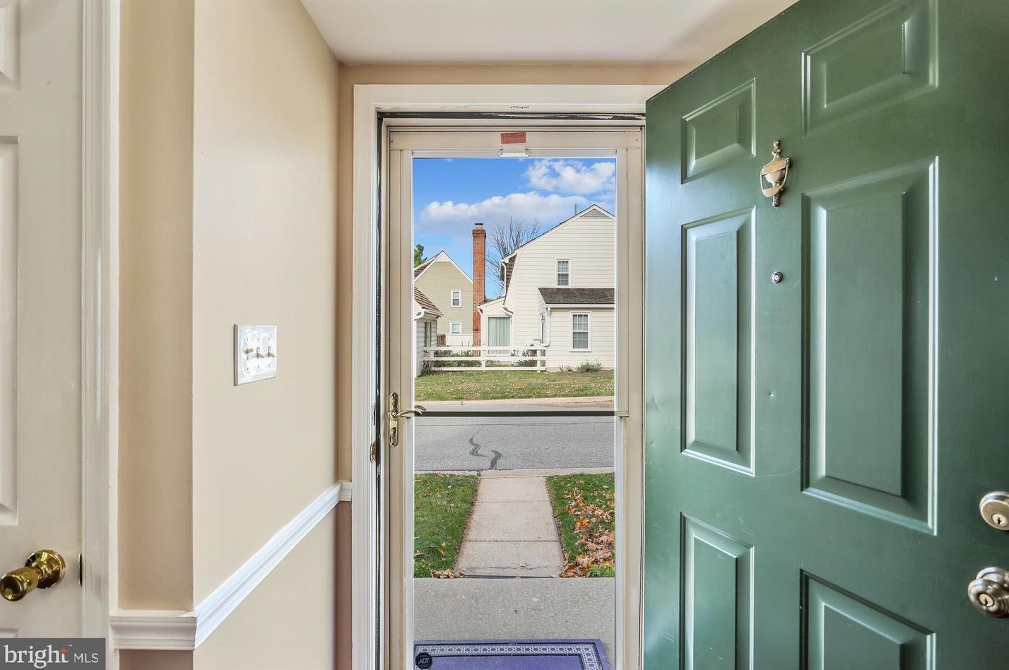 2 Linden Hall Ct, Gaithersburg MD  20877-3453 exterior