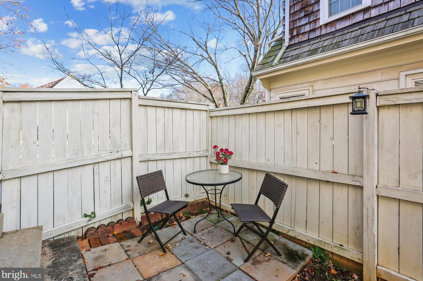 2 Linden Hall Ct, Gaithersburg MD  20877-3453 exterior