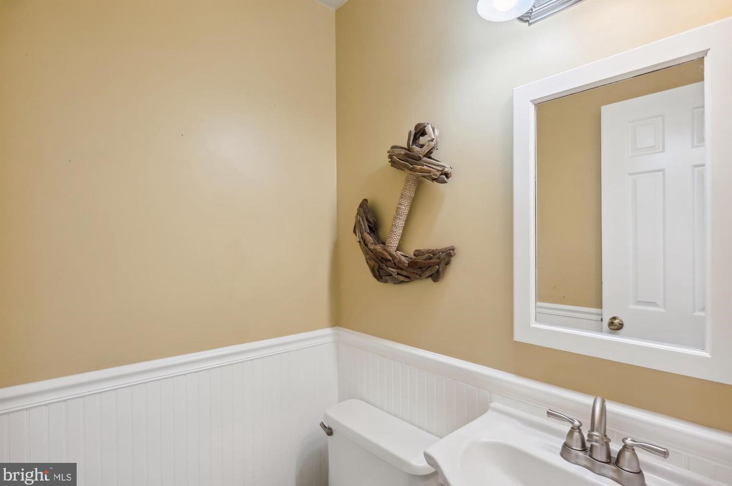 2 Linden Hall Ct, Gaithersburg MD  20877-3453 exterior