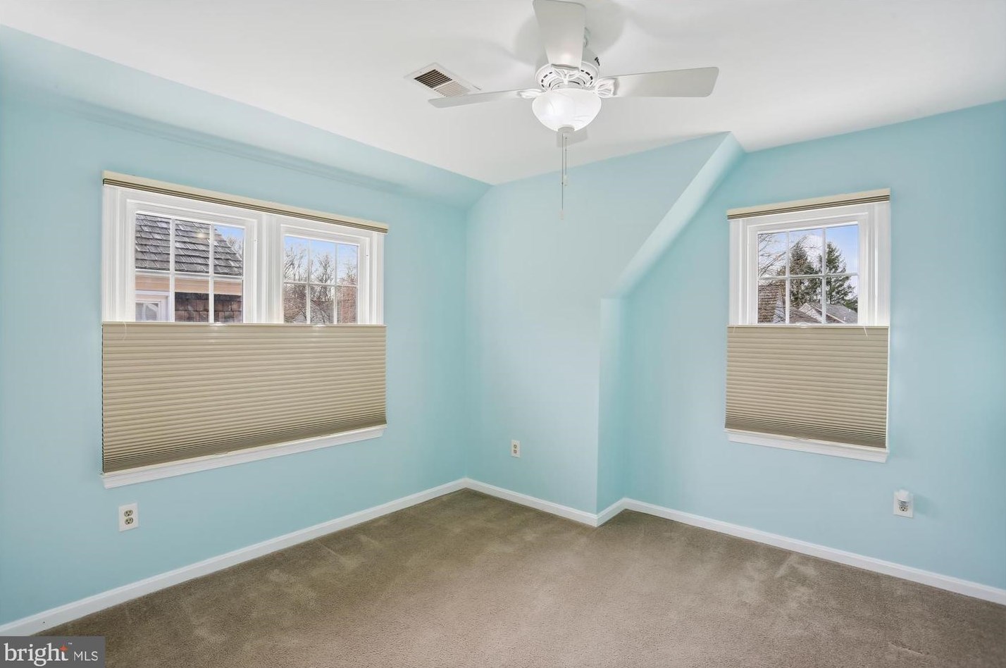 2 Linden Hall Ct, Gaithersburg MD  20877-3453 exterior