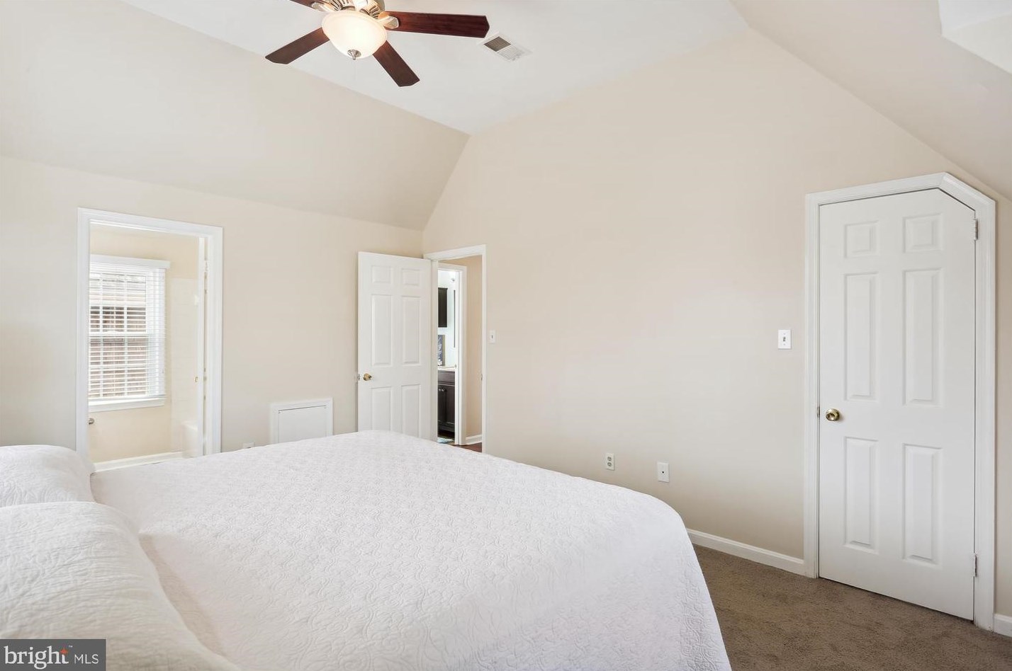 2 Linden Hall Ct, Gaithersburg MD  20877-3453 exterior