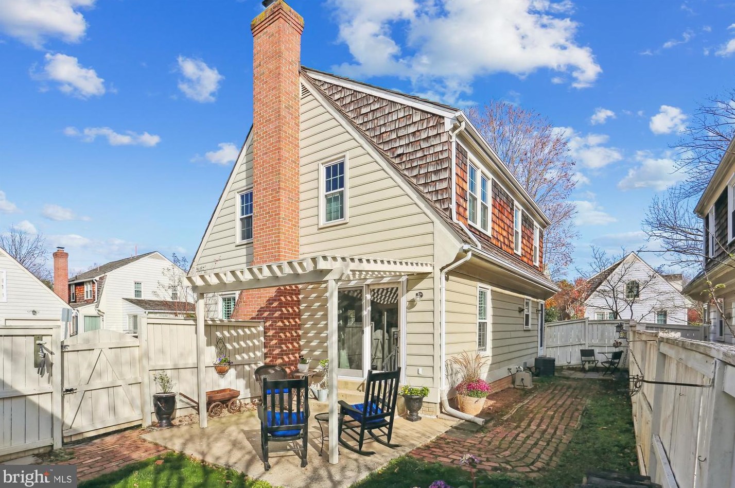 2 Linden Hall Ct, Gaithersburg MD  20877-3453 exterior