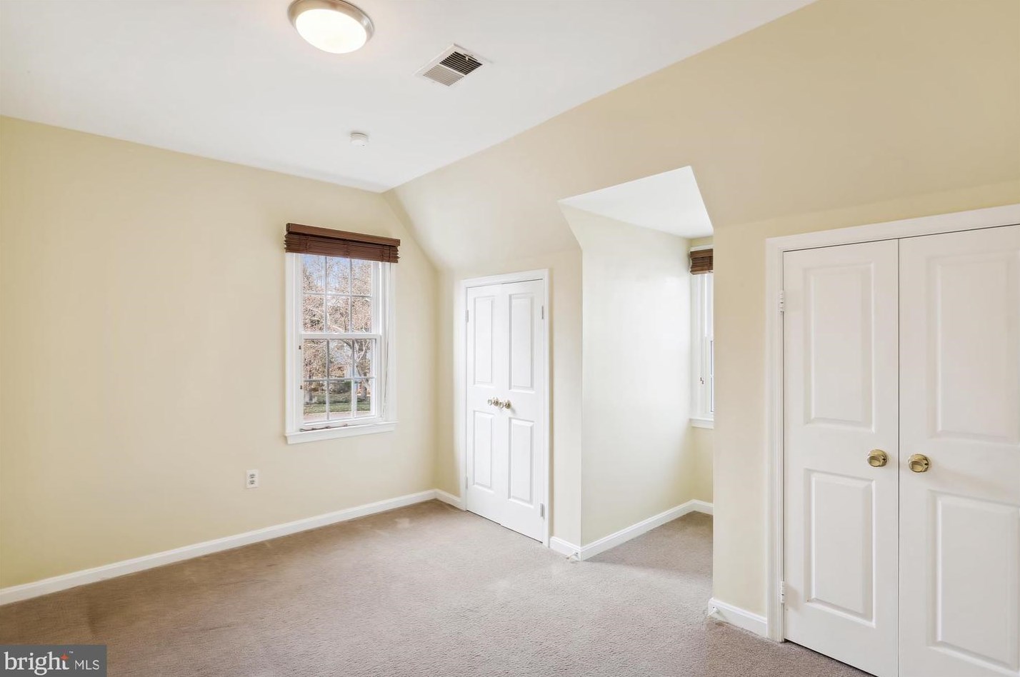 2 Linden Hall Ct, Gaithersburg MD  20877-3453 exterior