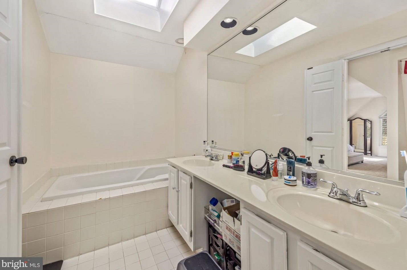 124 Billingsgate Ln, Gaithersburg MD  20877-3726 exterior