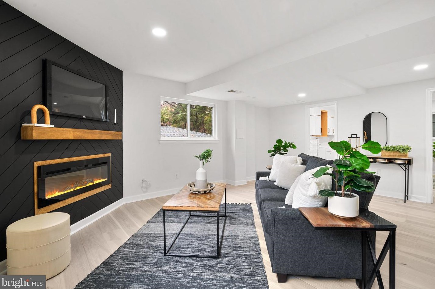 7903 Rocton Ave, Bethesda MD  20815-3911 exterior