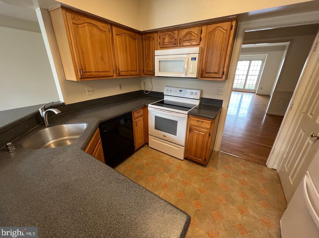 17911 Dumfries Cir, Olney MD  20832-1662 exterior