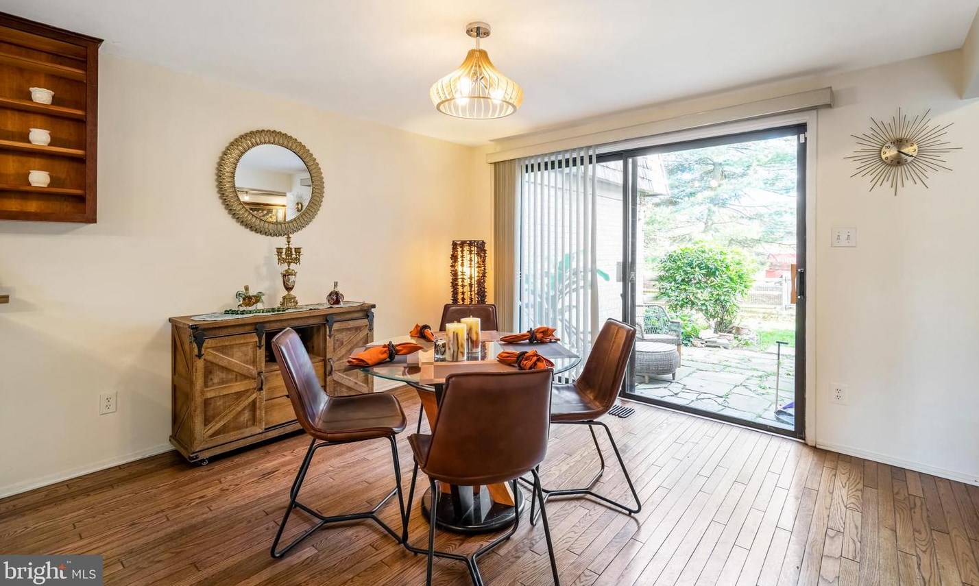 19502 Burlingame Way, Gaithersburg MD  20886-1015 exterior