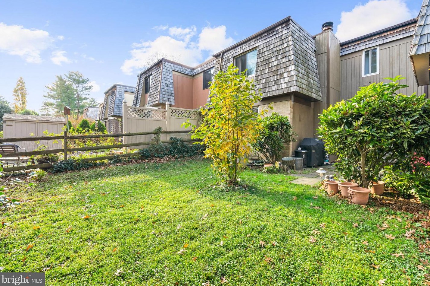 19502 Burlingame Way, Gaithersburg MD  20886-1015 exterior