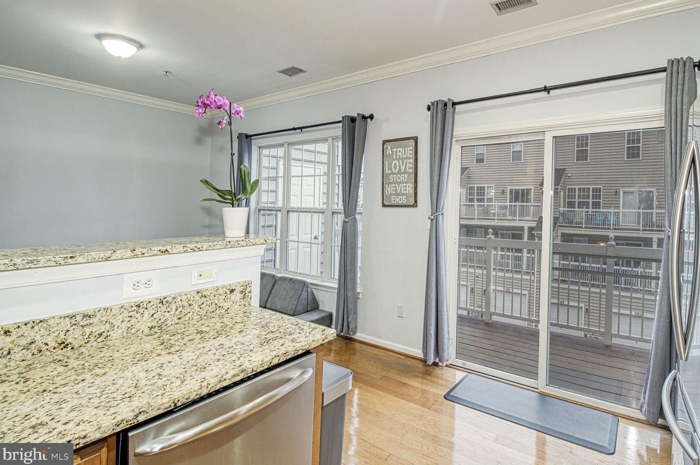 717 Main St, Gaithersburg MD 20878-5516 exterior