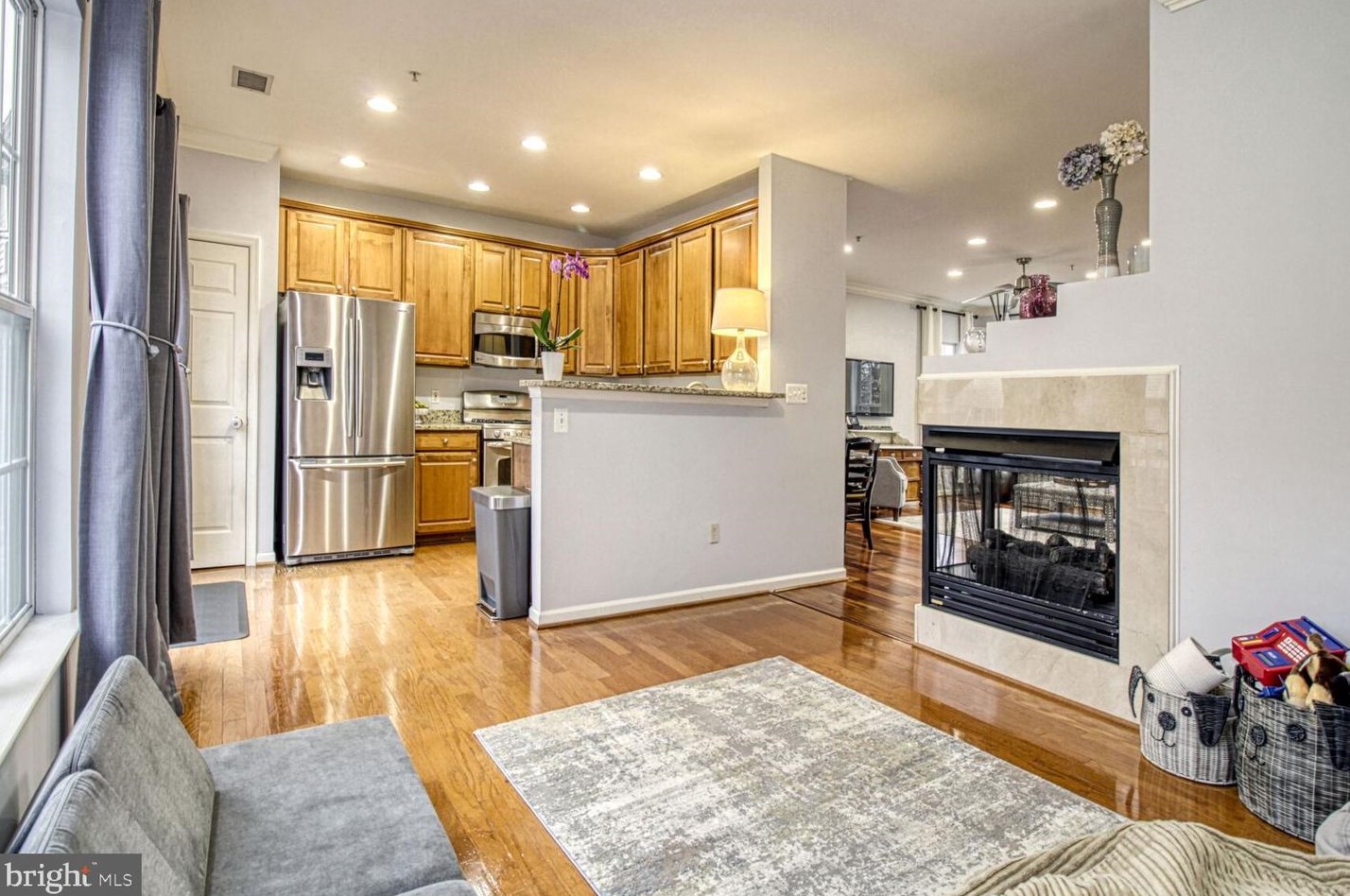 717 Main St, Gaithersburg MD 20878-5516 exterior