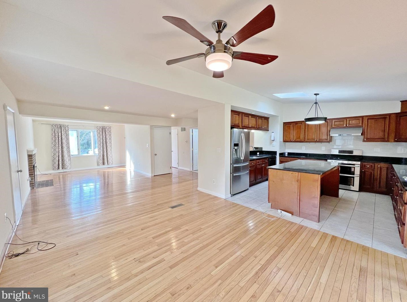 11505 Alcinda Ln, Gaithersburg MD  20878-2400 exterior