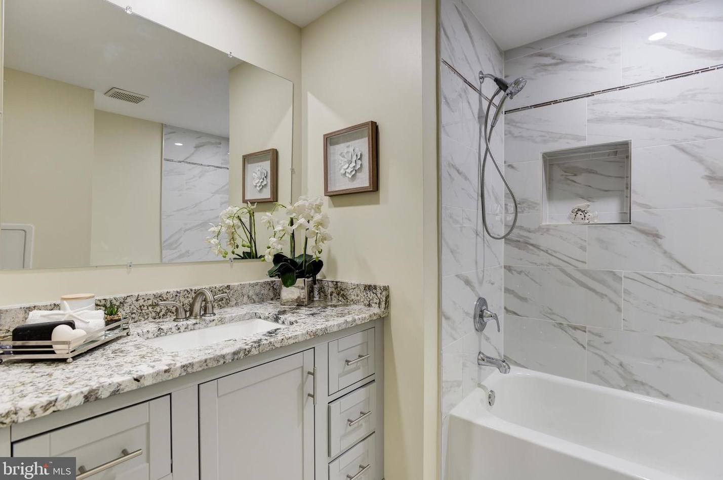 17 Bell Bluff Ct, Gaithersburg MD  20879-1115 exterior