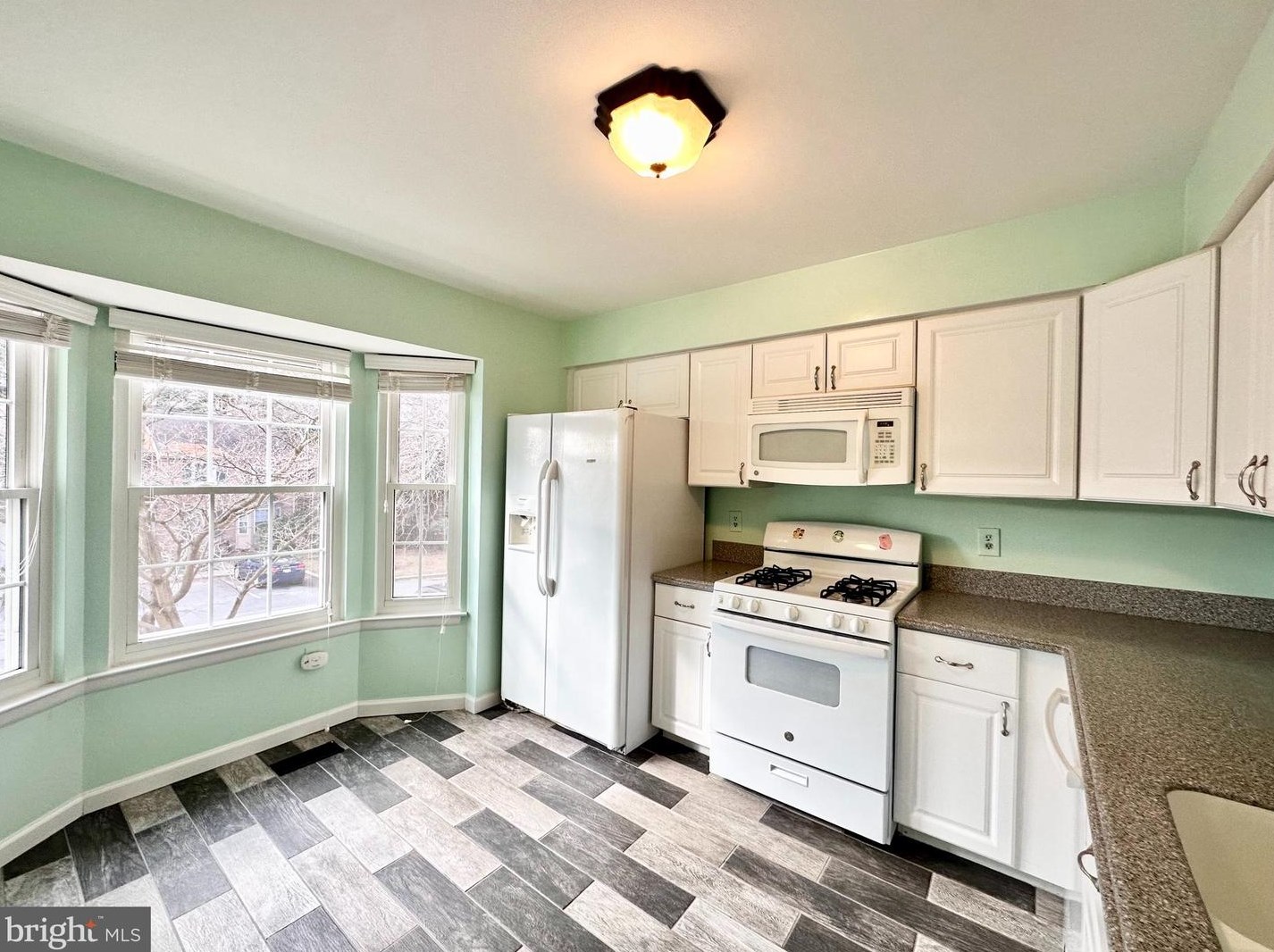 64 Napa Valley Rd, Gaithersburg MD  20878-4111 exterior