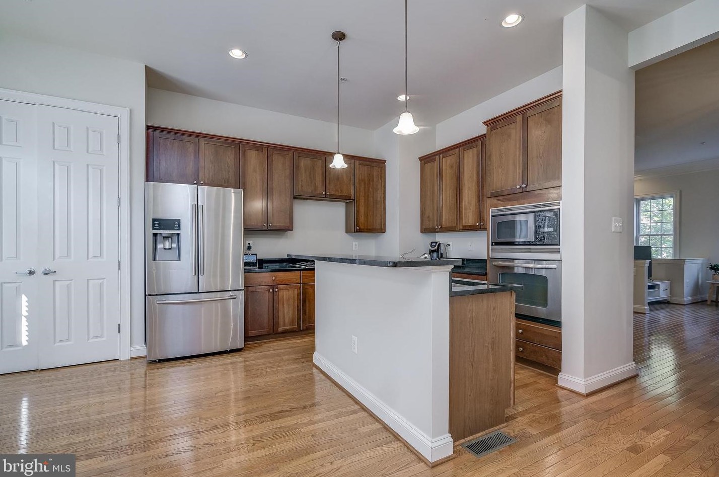 610 Eden Pl, Gaithersburg MD  20877-3341 exterior