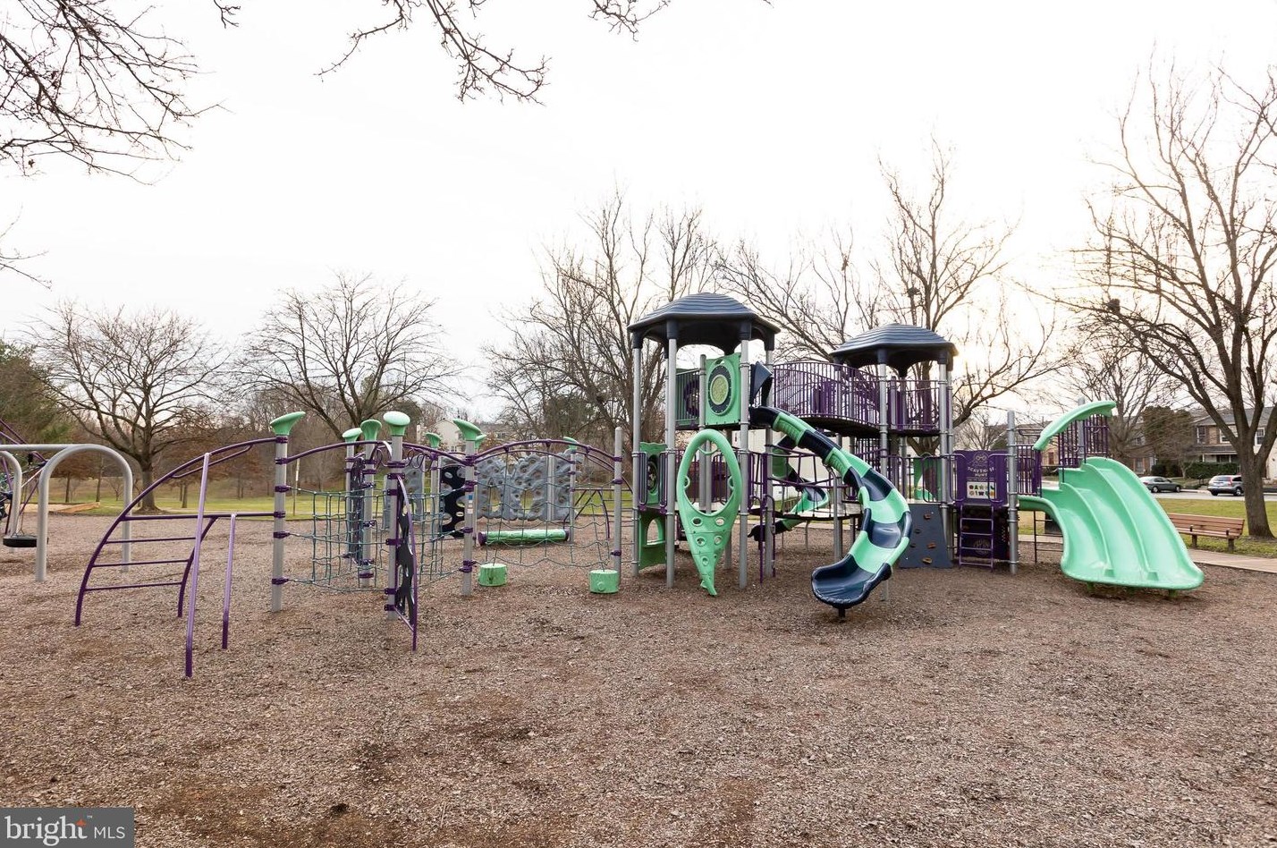 122 Holdcroft Ln, Gaithersburg MD  20878-2712 exterior