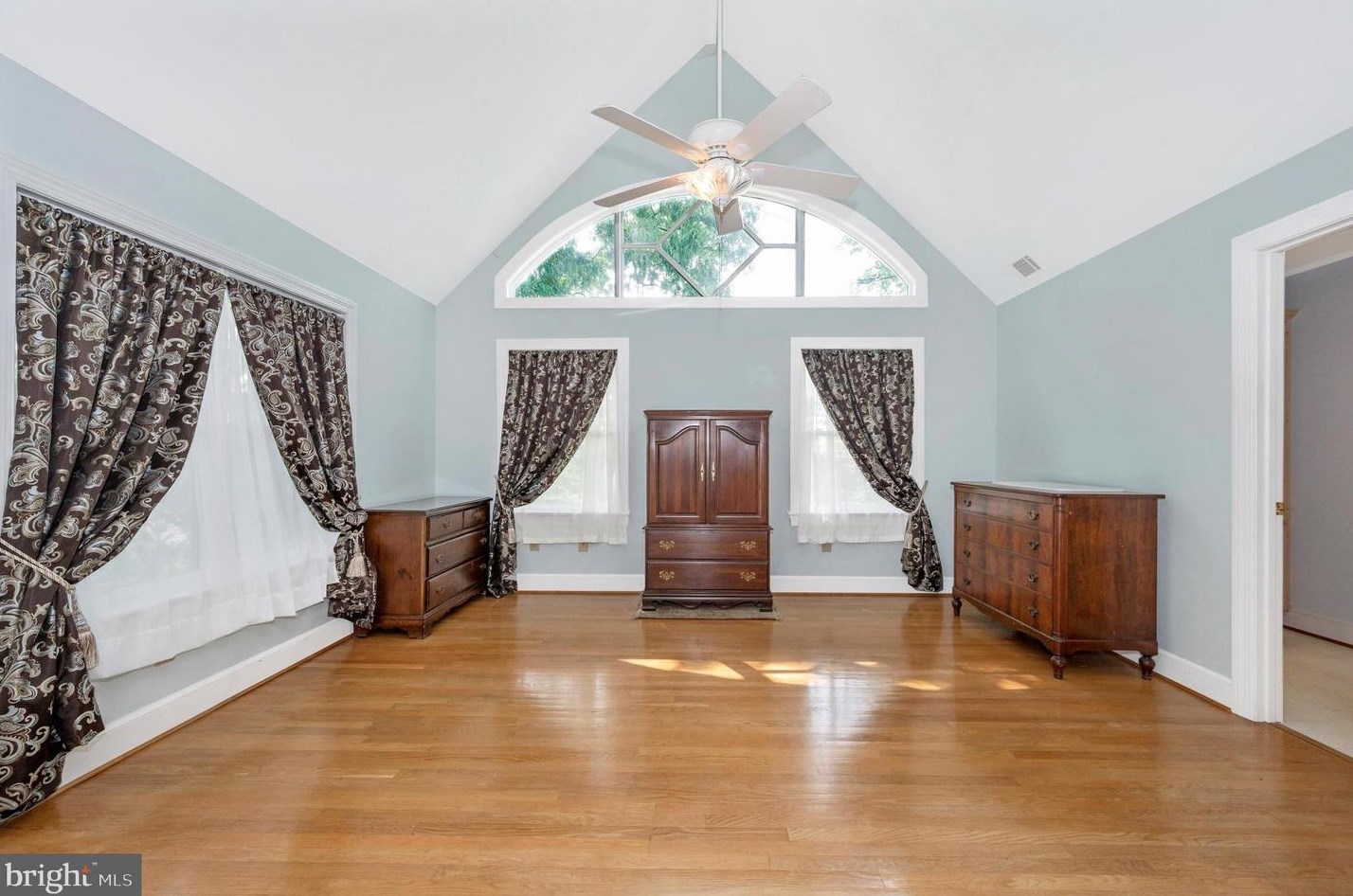 11 Brookes Ave, Gaithersburg MD  20877-2701 exterior