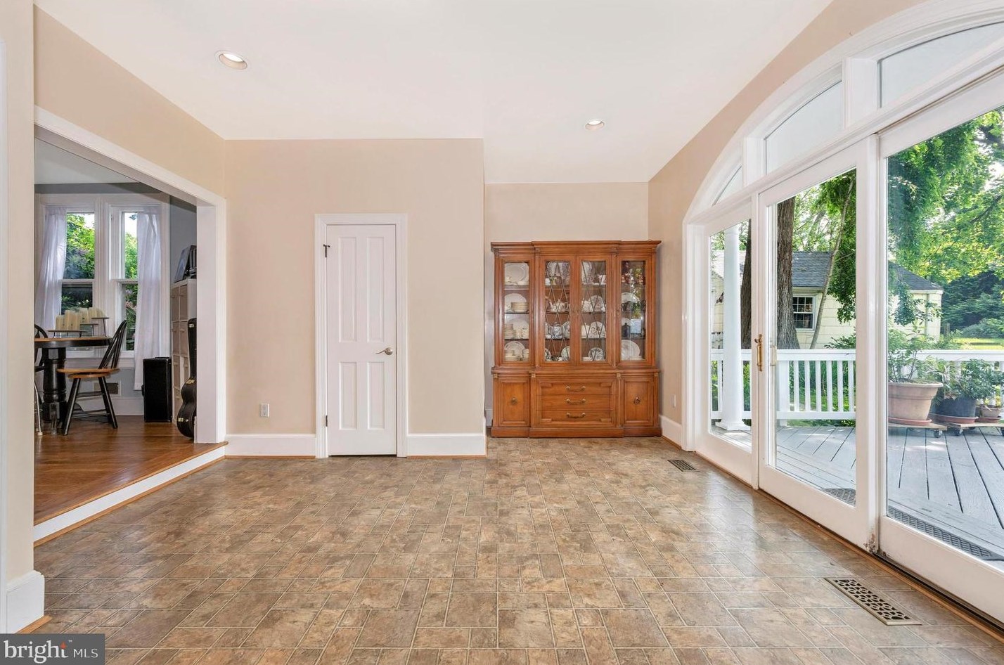 11 Brookes Ave, Gaithersburg MD  20877-2701 exterior