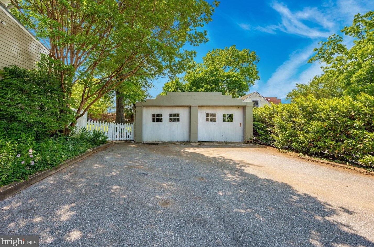11 Brookes Ave, Gaithersburg MD  20877-2701 exterior
