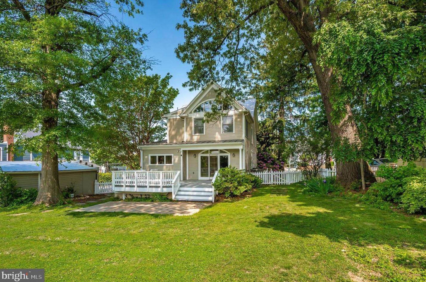 11 Brookes Ave, Gaithersburg MD  20877-2701 exterior