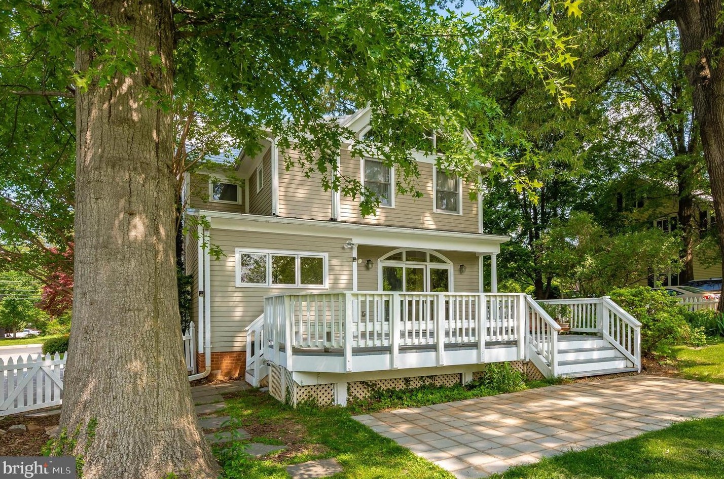 11 Brookes Ave, Gaithersburg MD  20877-2701 exterior