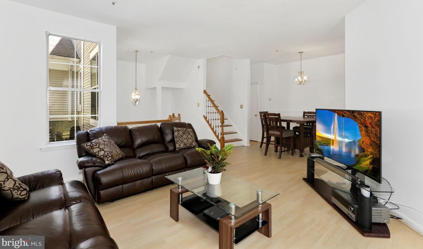 10239 Cove Ledge Ct, Gaithersburg MD  20886-1058 exterior