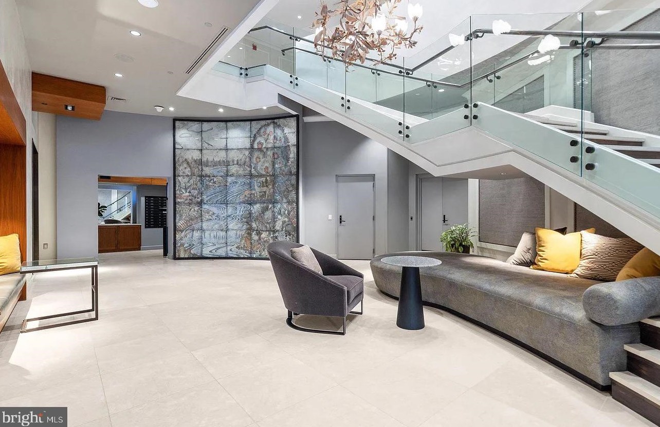 7171 Woodmont Ave, Bethesda MD  20815-6208 exterior