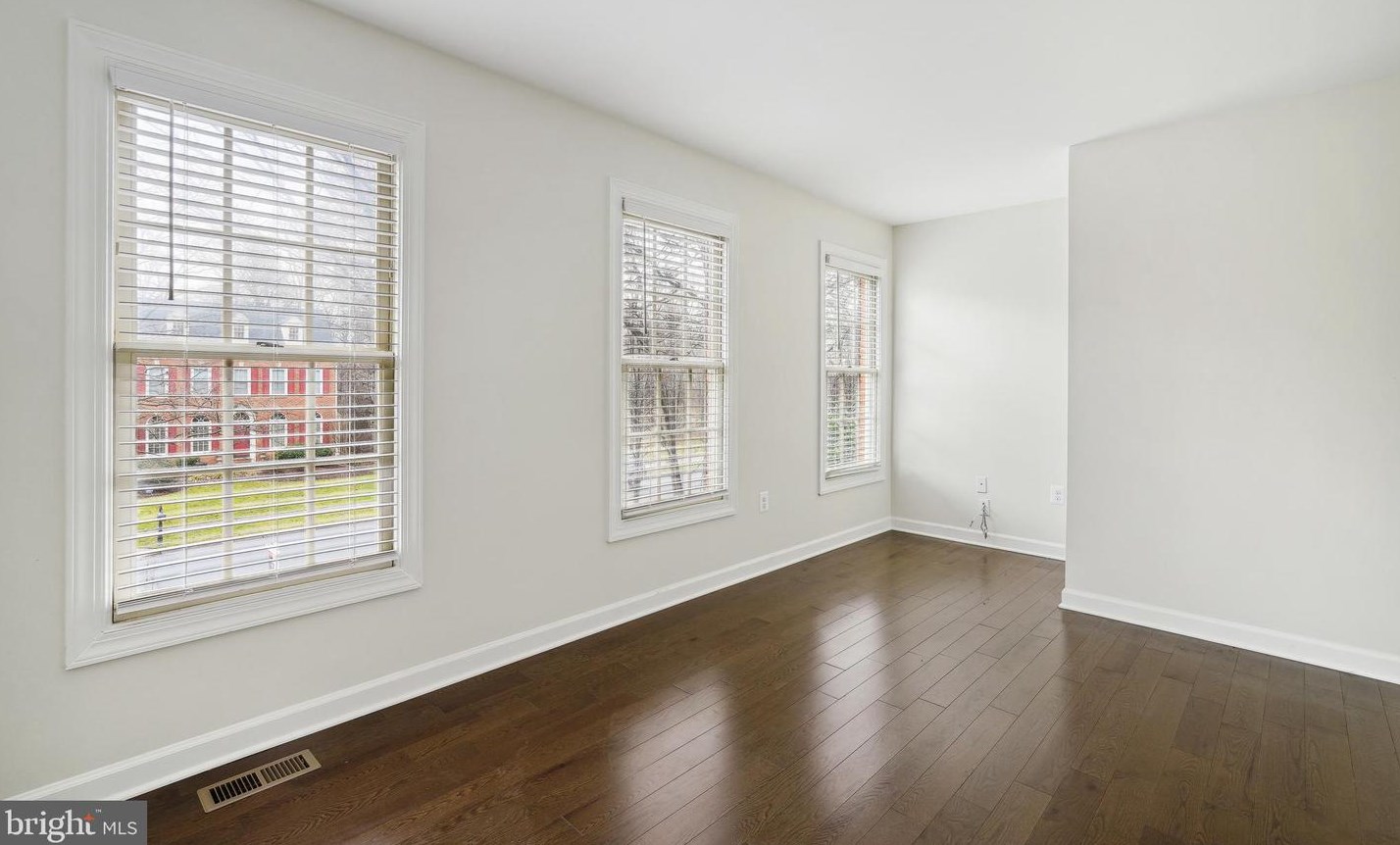 14013 Natia Manor Dr, Gaithersburg MD  20878-4858 exterior