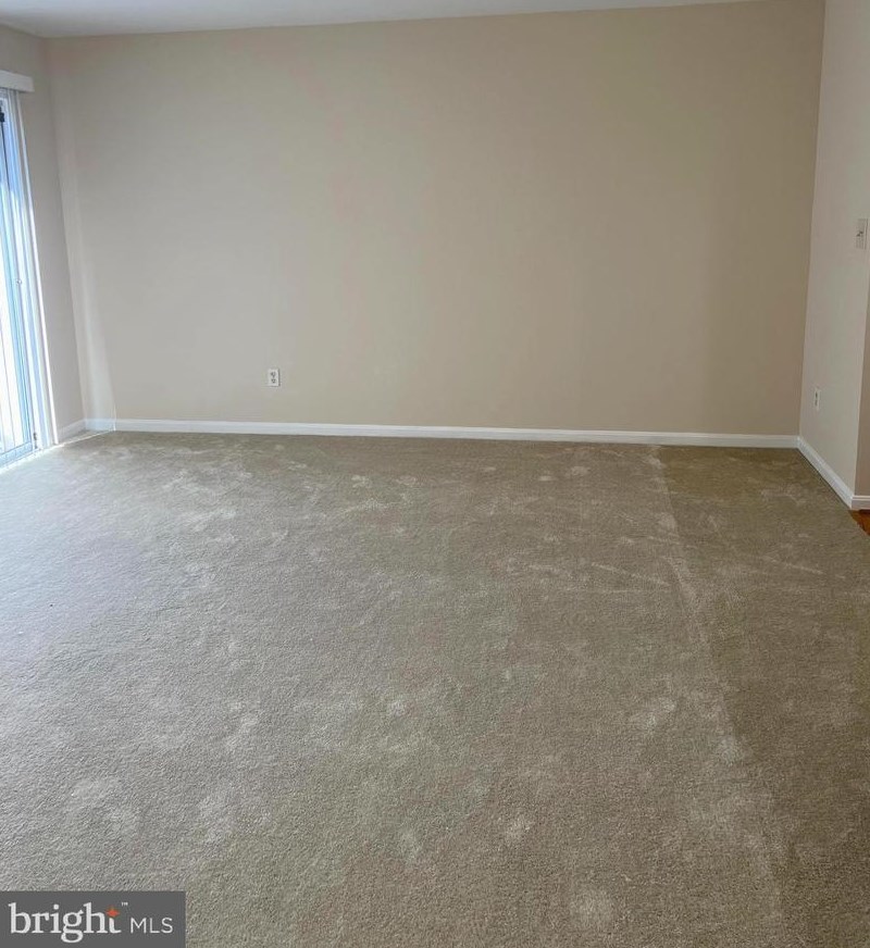 9237 Weathervane Pl, Gaithersburg MD  20886-1412 exterior