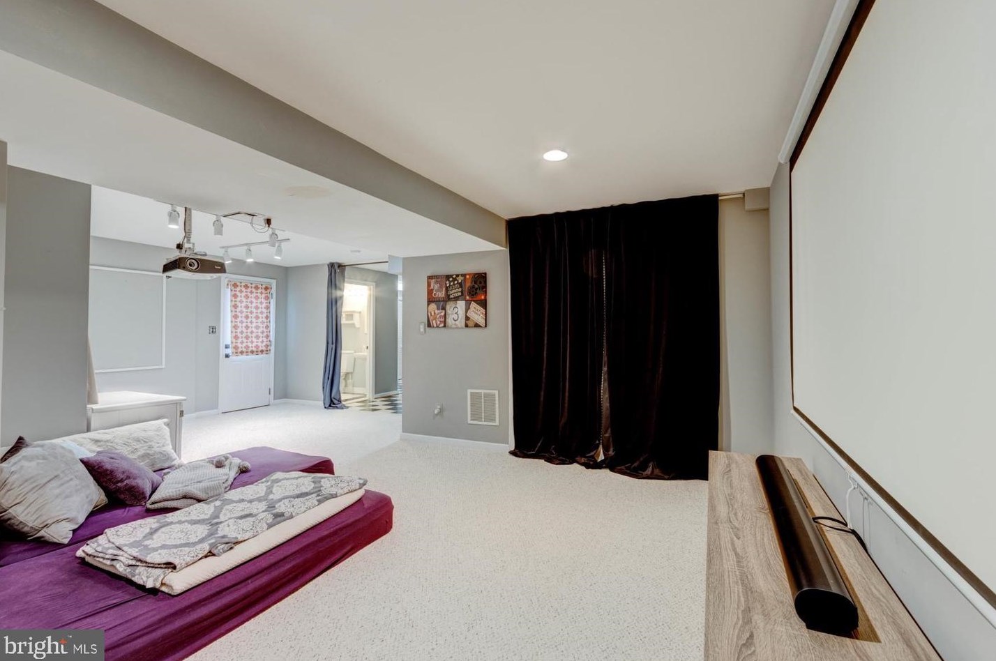 5 Marketree Ct, Gaithersburg MD  20886-4957 exterior