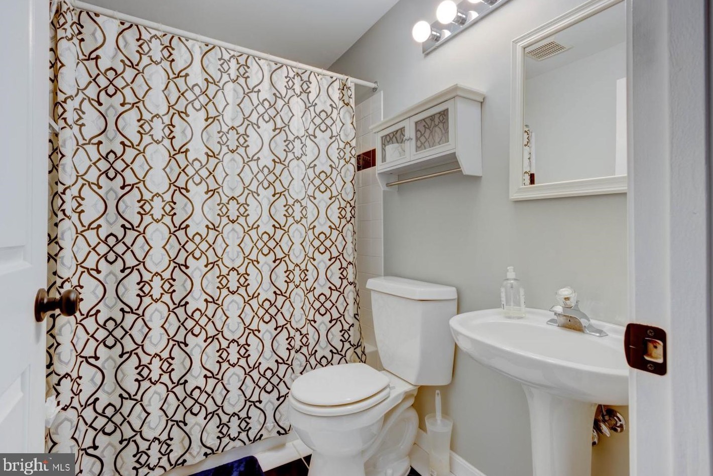 5 Marketree Ct, Gaithersburg MD  20886-4957 exterior