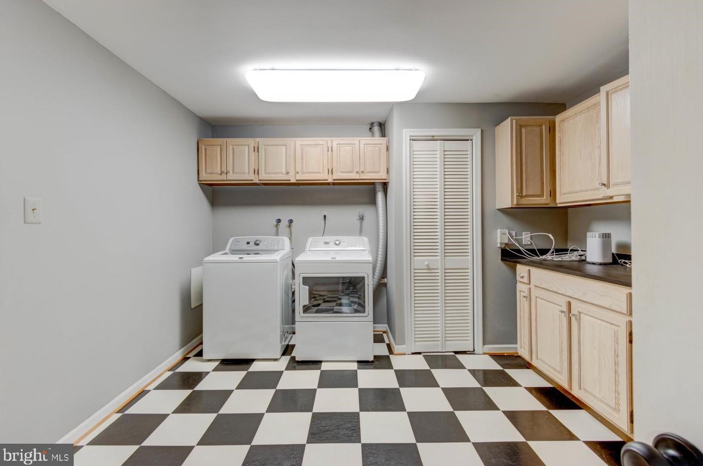 5 Marketree Ct, Gaithersburg MD  20886-4957 exterior