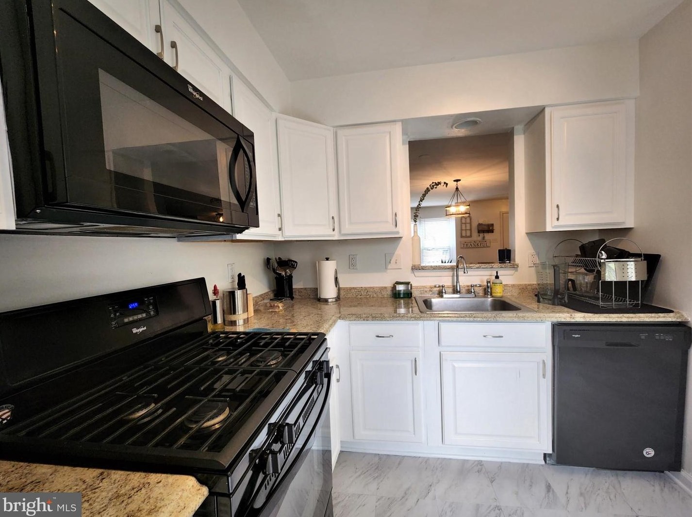 9538 Melrose Square Way, Gaithersburg MD  20882-2718 exterior