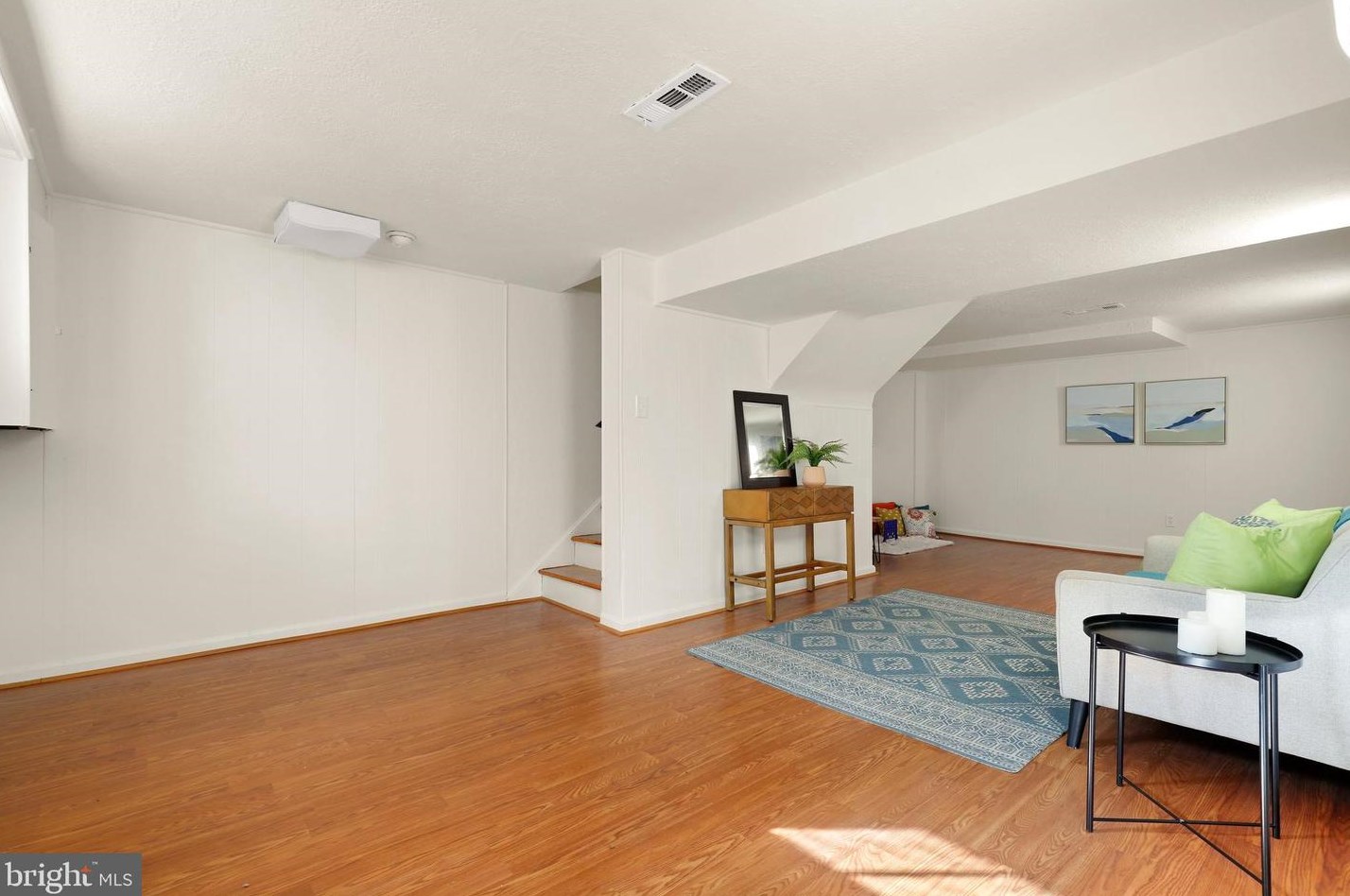 5909 Wilson Ln, Bethesda MD  20817-3854 exterior
