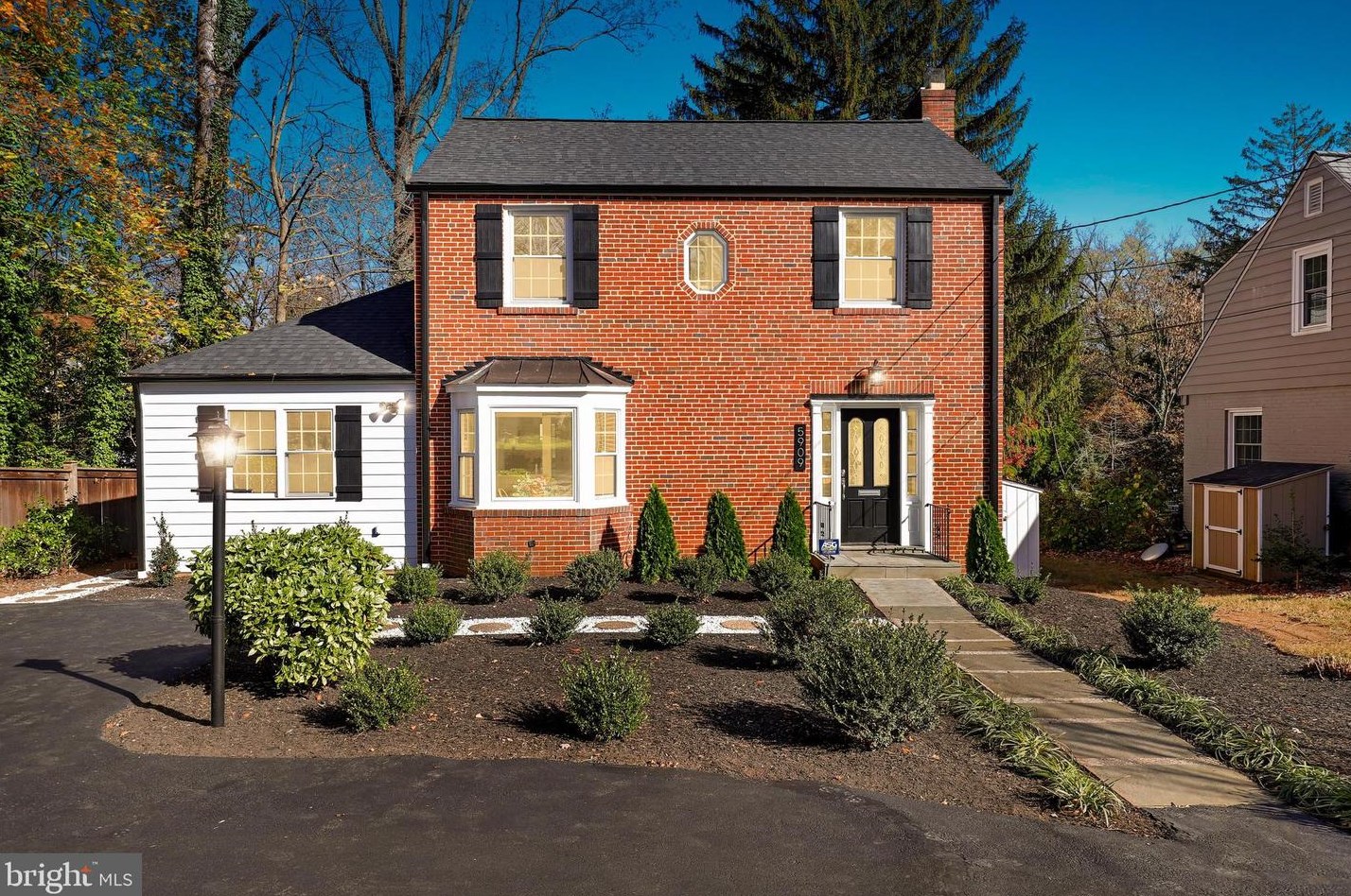 5909 Wilson Ln, Bethesda MD  20817-3854 exterior