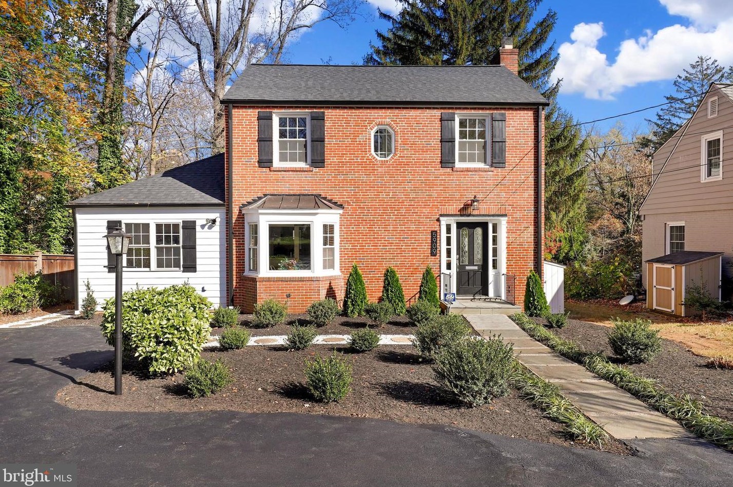 5909 Wilson Ln, Bethesda MD  20817-3854 exterior