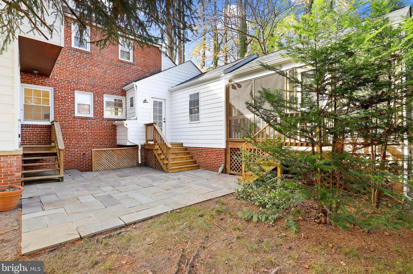5909 Wilson Ln, Bethesda MD  20817-3854 exterior