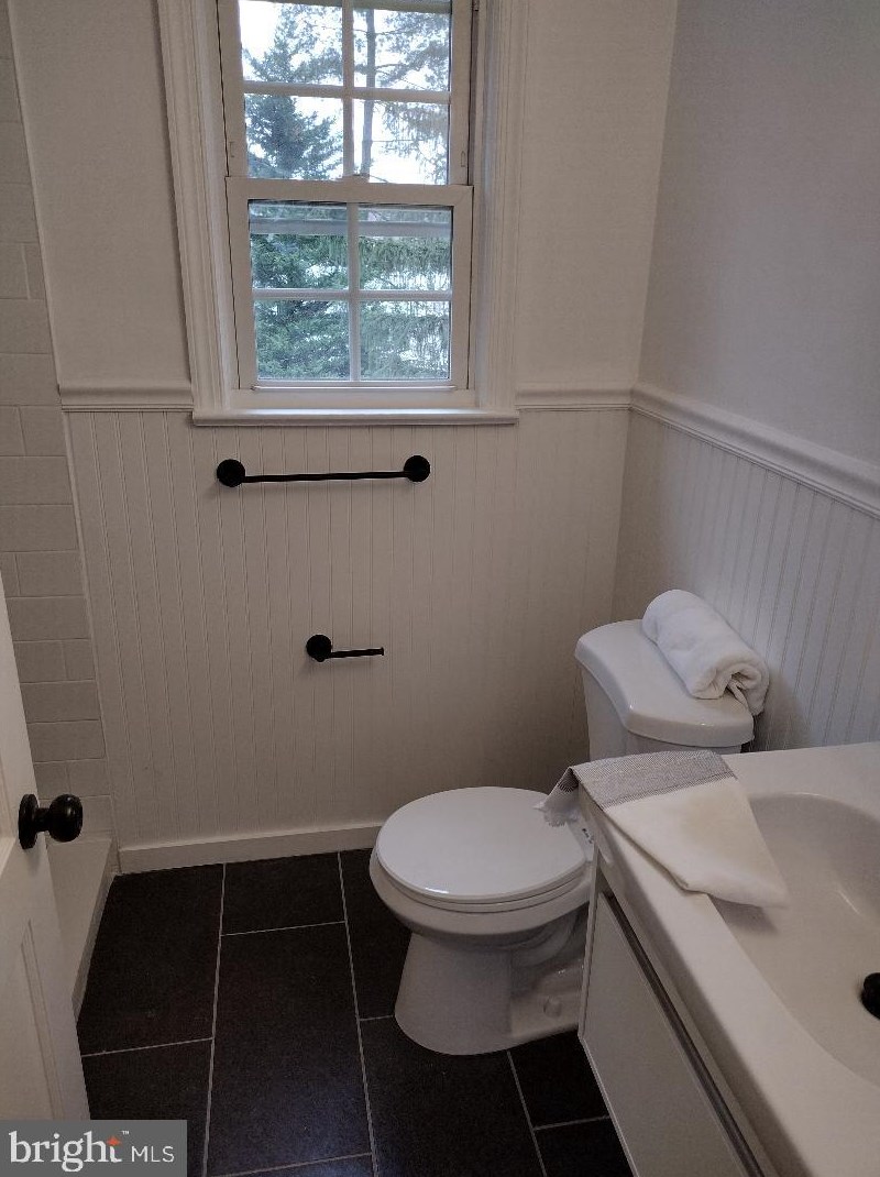 5909 Wilson Ln, Bethesda MD  20817-3854 exterior