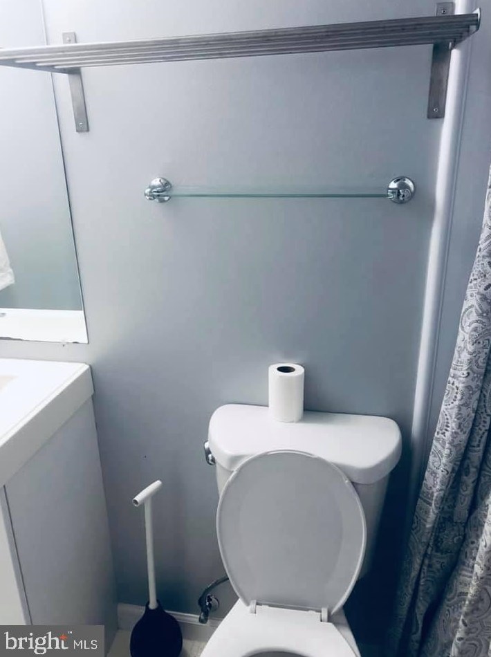 18609 Walkers Choice Rd, Gaithersburg MD  20886-0544 exterior