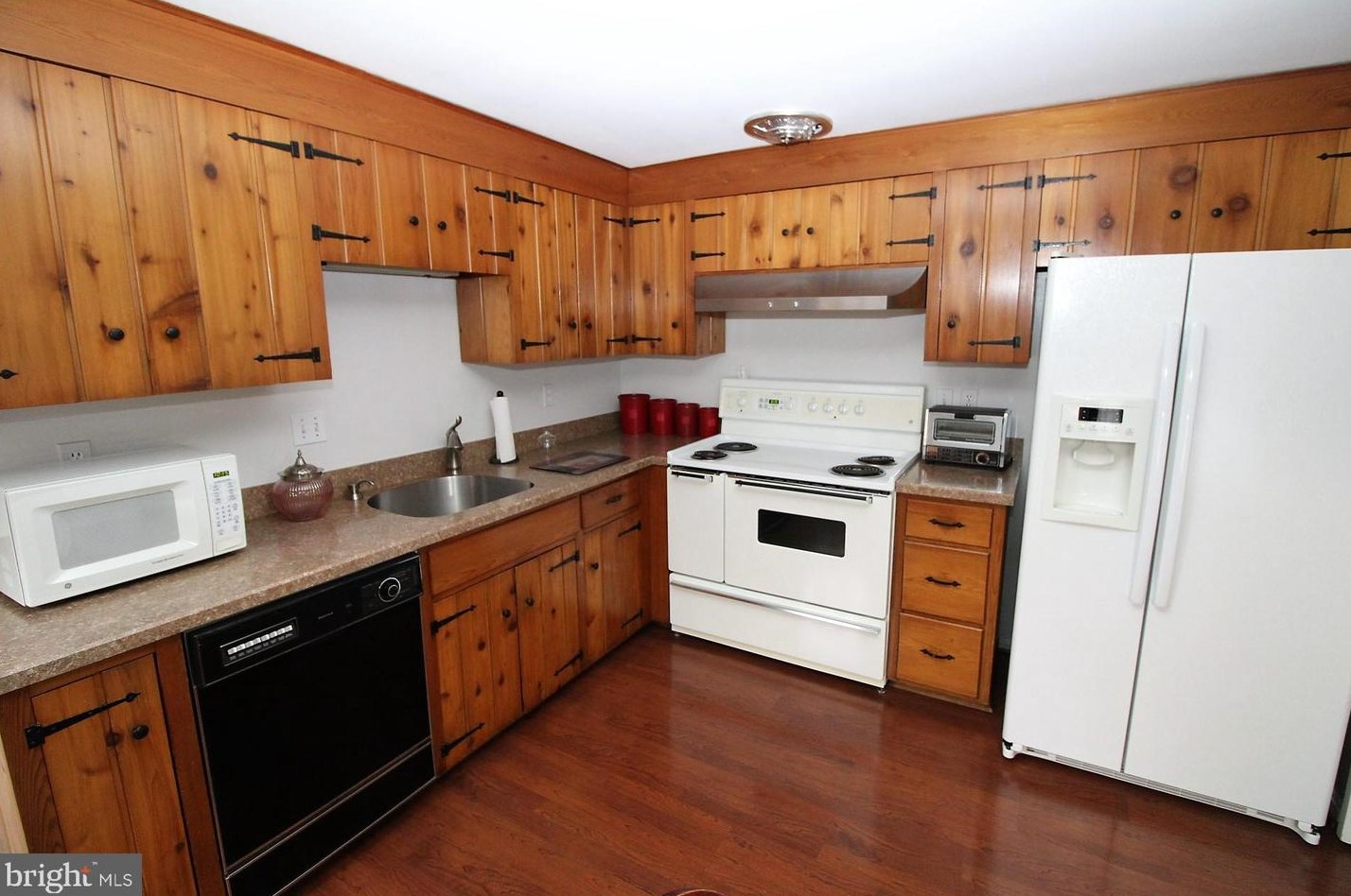 9529 Whetstone Dr, Gaithersburg MD  20886-3109 exterior