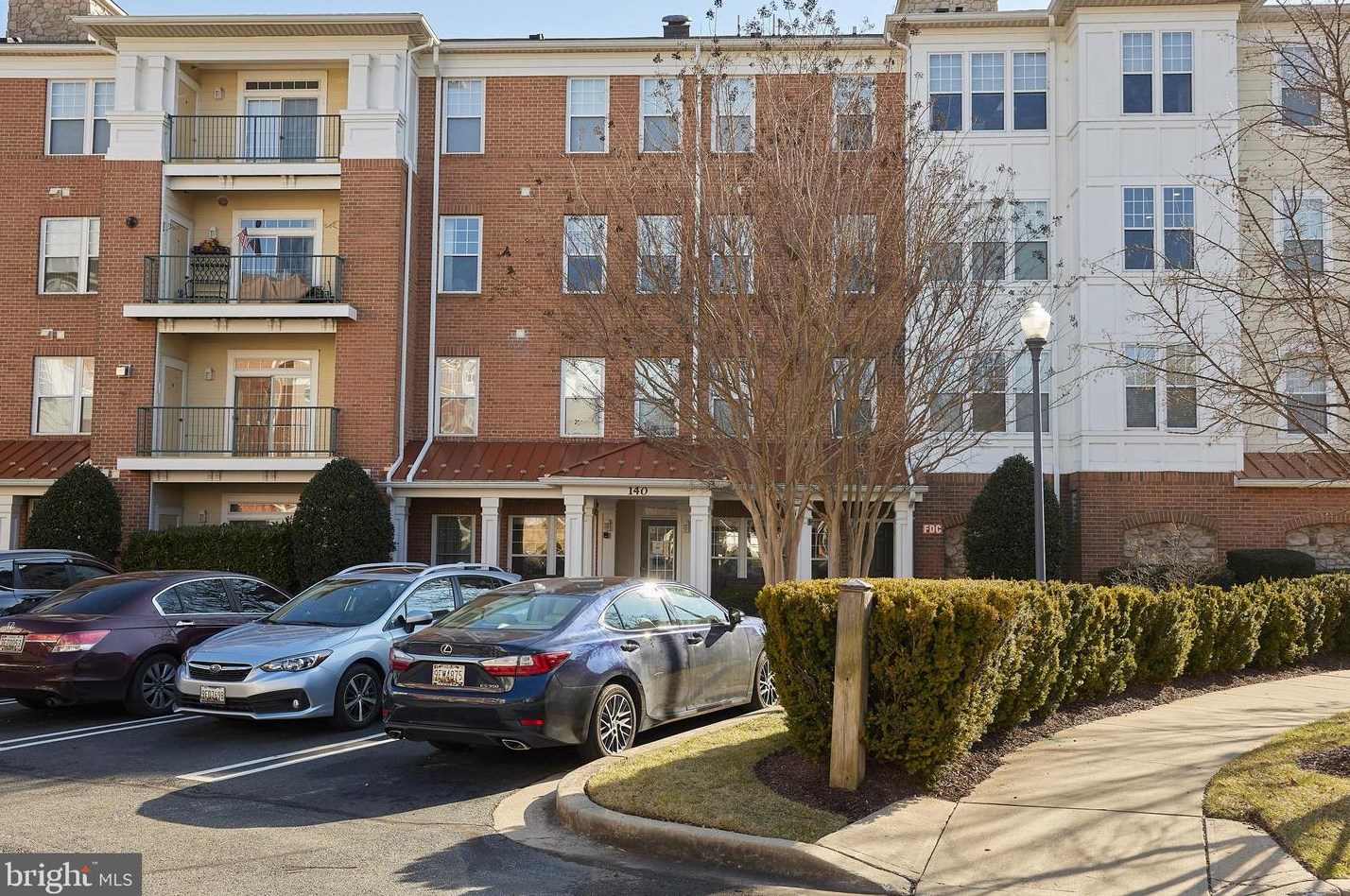 140 Chevy Chase St, Gaithersburg MD  20878-6495 exterior