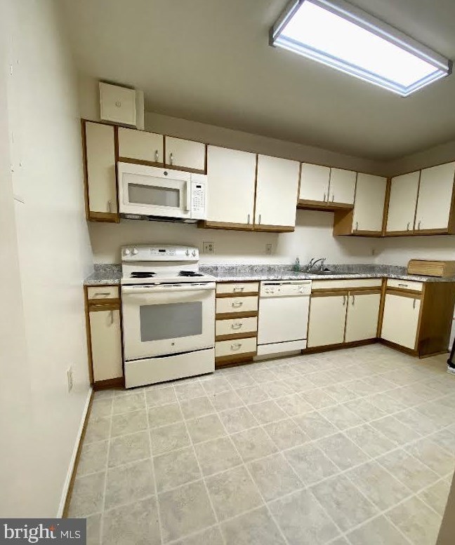 15107 Interlachen Dr #2-915, Silver Spring, MD 20906