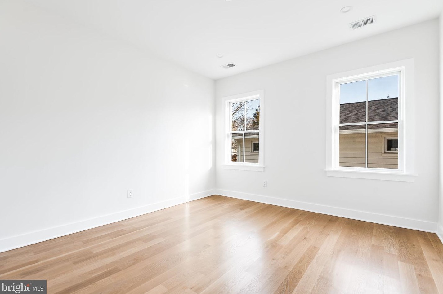 7704 Holiday Ter, Bethesda MD  20817-6616 exterior