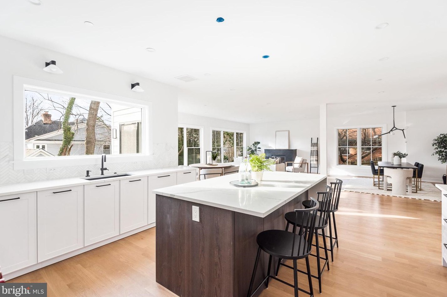 7704 Holiday Ter, Bethesda MD  20817-6616 exterior