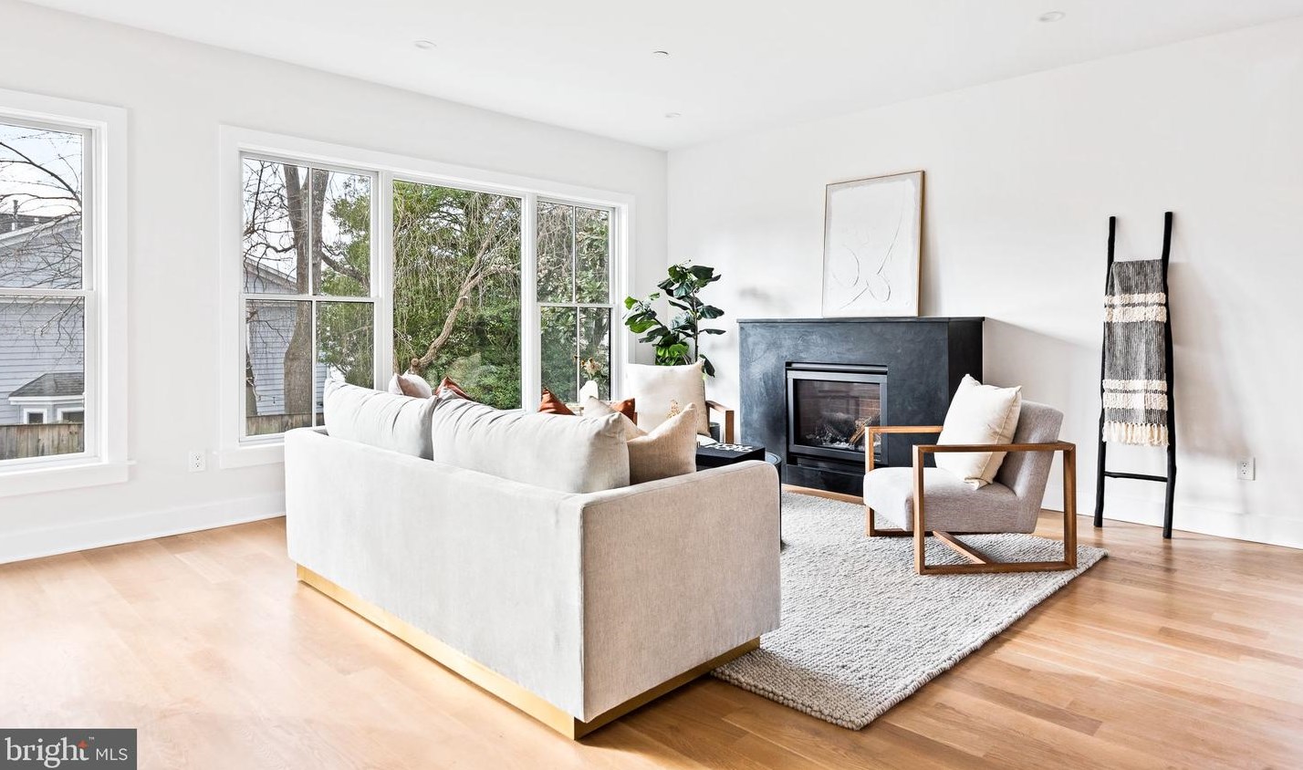 7704 Holiday Ter, Bethesda MD  20817-6616 exterior