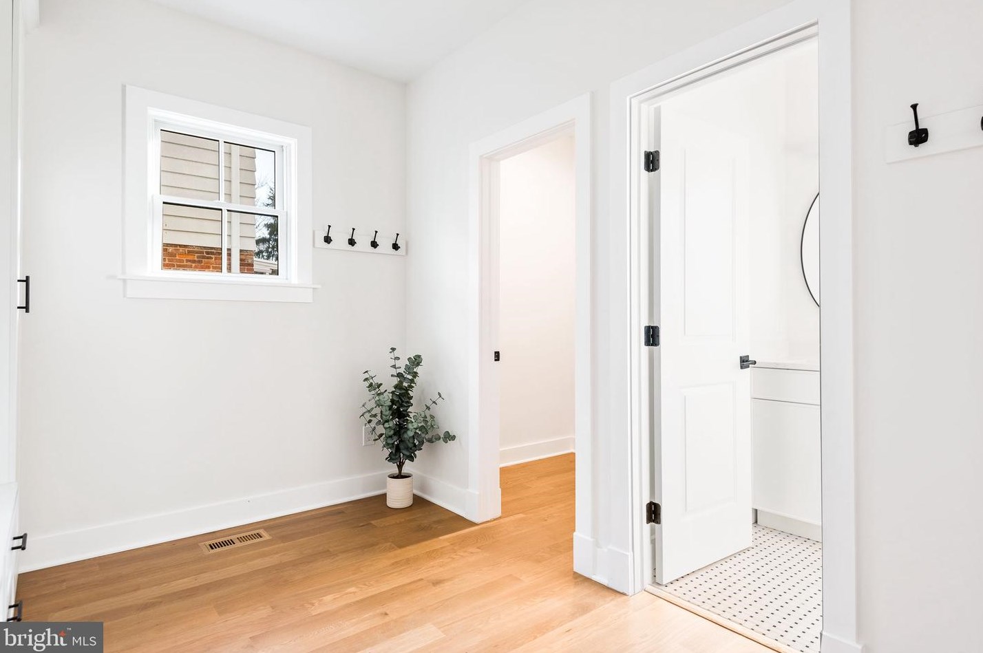 7704 Holiday Ter, Bethesda MD  20817-6616 exterior