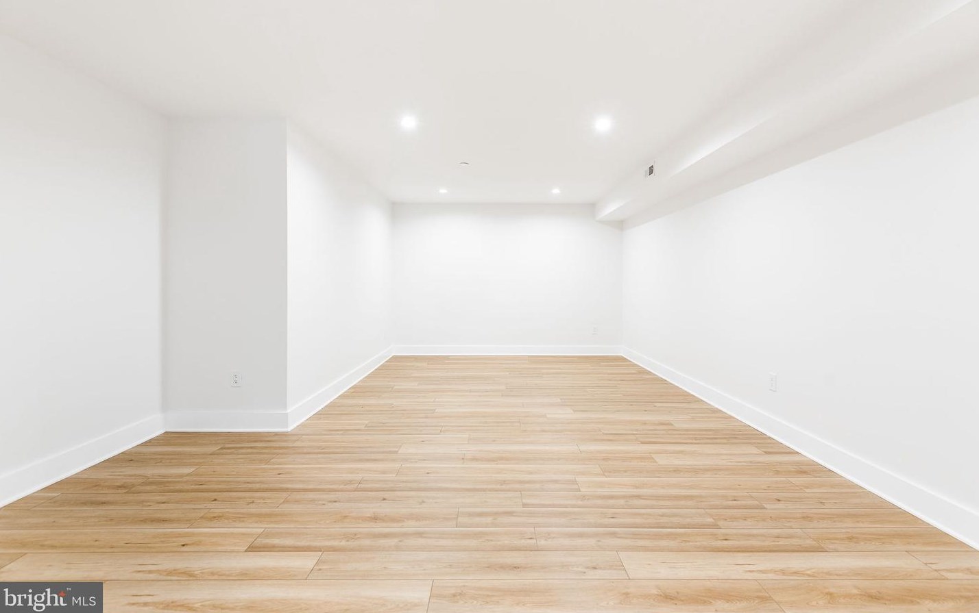 7704 Holiday Ter, Bethesda MD  20817-6616 exterior