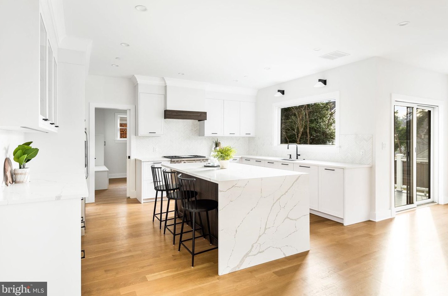 7704 Holiday Ter, Bethesda MD  20817-6616 exterior