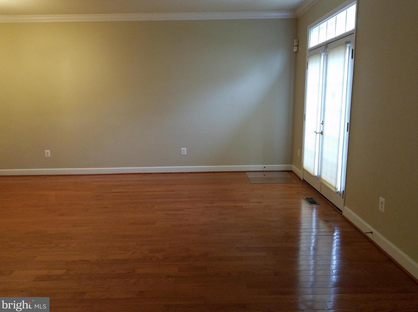 628 Cedar Spring St, Gaithersburg MD  20877-3331 exterior