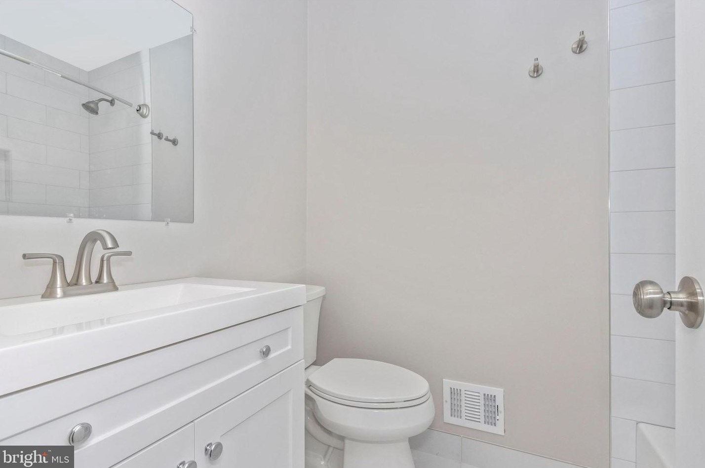 19813 Bazzellton Pl, Gaithersburg MD  20886-1432 exterior